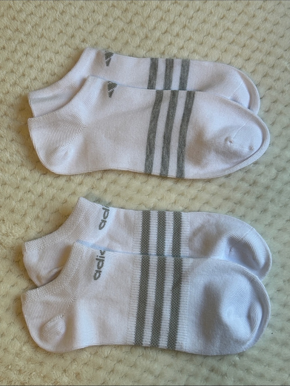 NWOT Adidas White Low-Cut Athletic Socks With Gray Stripes - 2 Pairs Medium